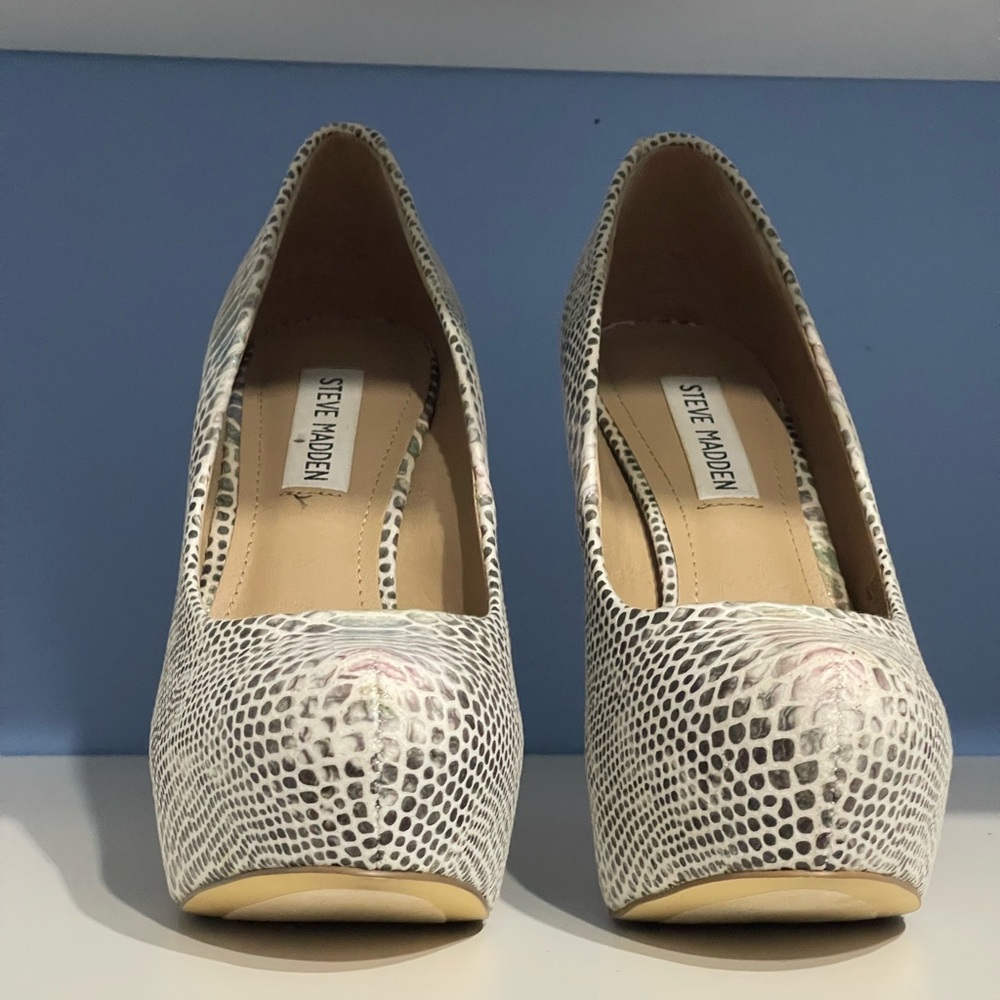 Steve Madden Gray And Multicolored Platform Pump - image 5